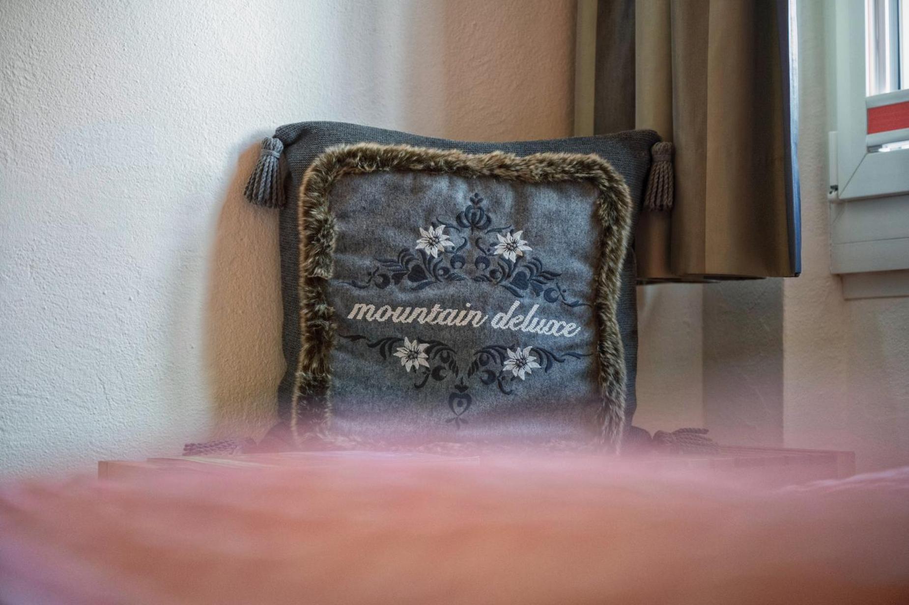 Chasa Gisep Appartement Scuol Buitenkant foto